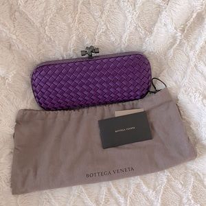 Bottega Veneta stretch knot clutch in purple